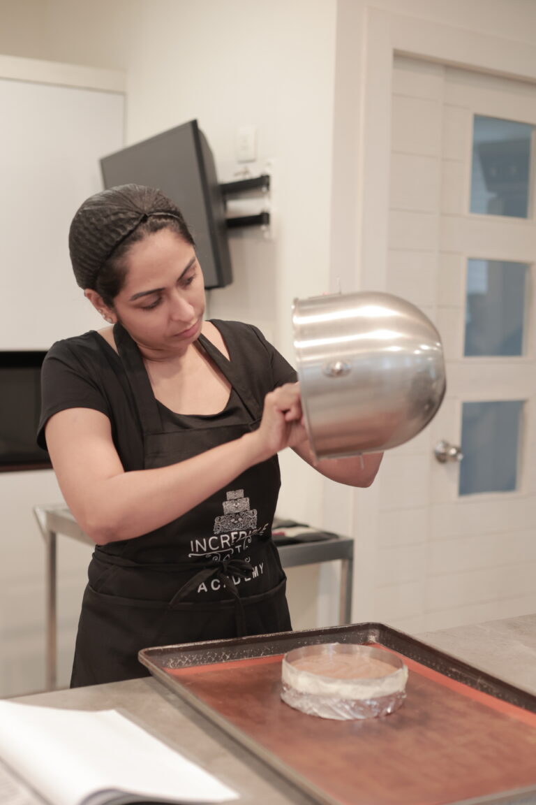 Private cake class student by Incredible Art